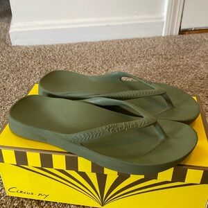 Archies Size 7 Arch Support Flip flops